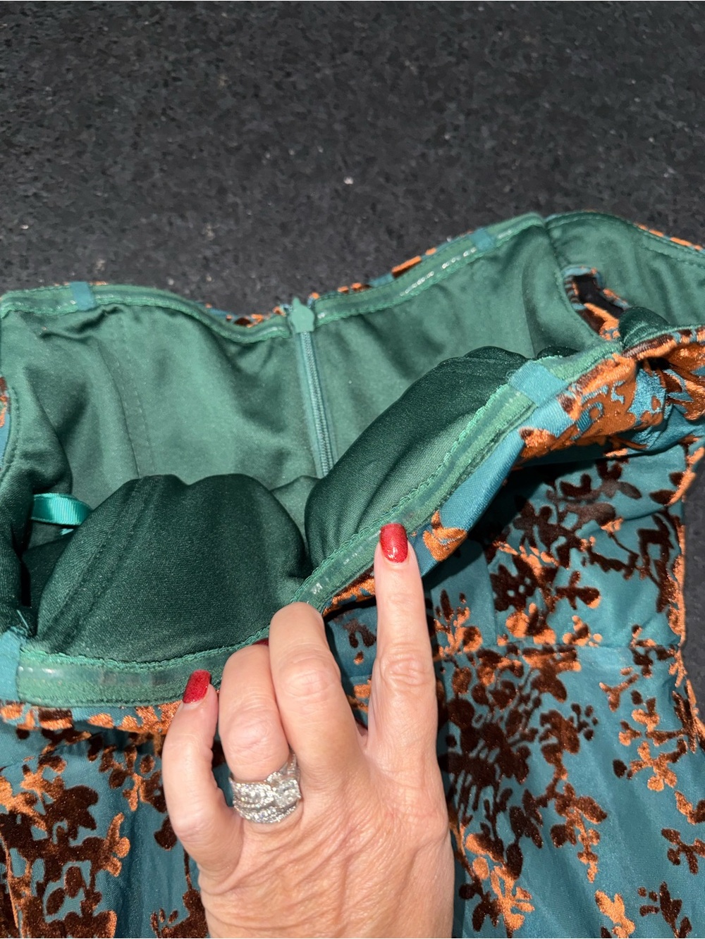 UEC “THE TEALIGHT” Off-Shoulder Green & VELVET Copper Floral Maxi Dress SZ 4 - Picture 12 of 17